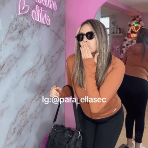 Imagen de moda deportiva femenina con outfit activo para mujer