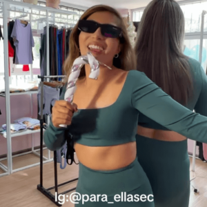 Imagen de outfit de ropa deportiva para mujer en Ecuador