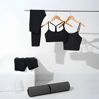 Moda deportiva femenina disponible en tienda online Ecuador